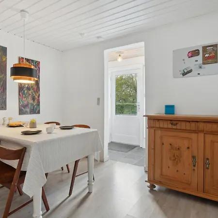Beautiful In With Kitchen Feriehus